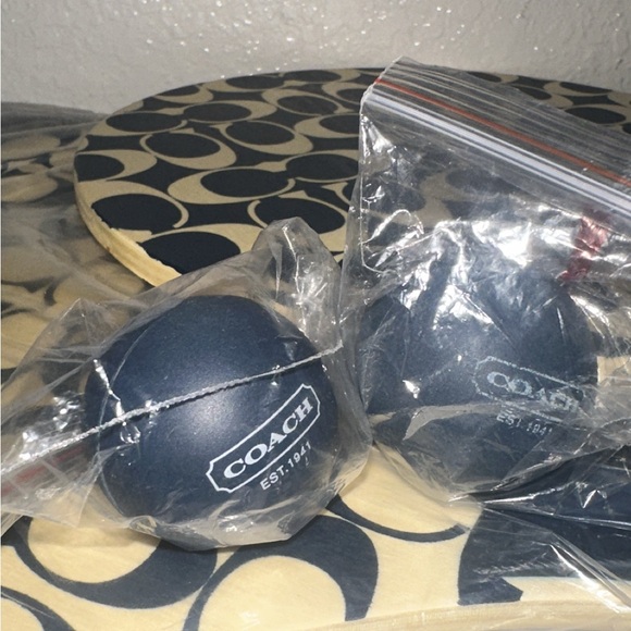 Coach Signature C Paddle Ball Set – Limited Edition - Picture 3 of 4